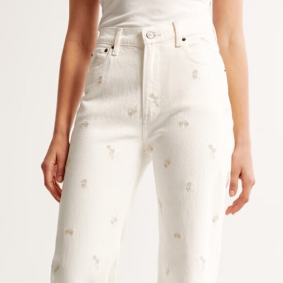Abercrombie & Fitch Denim - Abercrombie High Rise 90's Ivory Relaxed Jeans 6/8 NWT